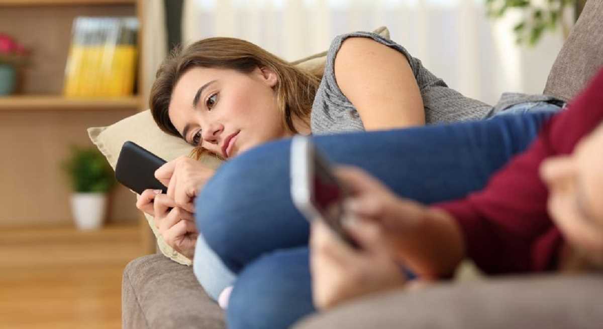 बिग टेक पर महिलाओं की सेहत के लिए जरूरी जानकारी सेंसर करने का आरोप बिग टेक पर महिलाओं की सेहत के लिए जरूरी जानकारी सेंसर करने का आरोप